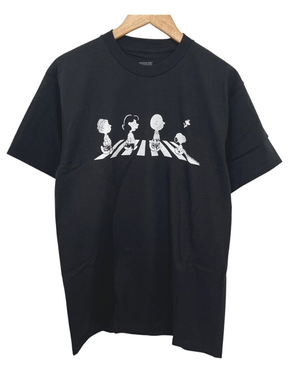 NWOT Peanuts The Beatles Abbey Road T-Shirt Medium